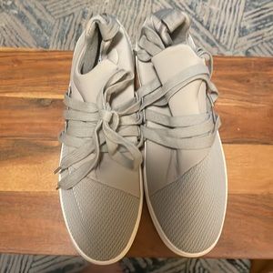 Steve Madden Lancer sneakers sz 10M NEW